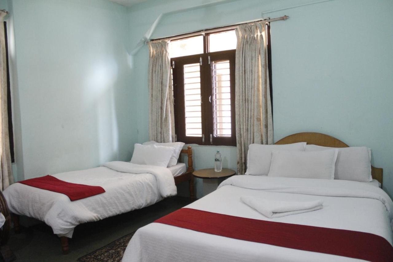 Pushpa Guest House Ποκάρα Εξωτερικό φωτογραφία